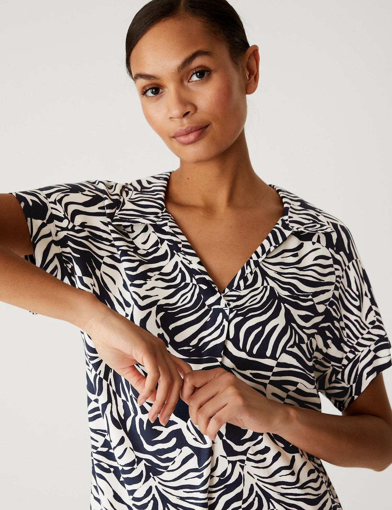 Animal Print V-Neck Knee Length Shift Dress
