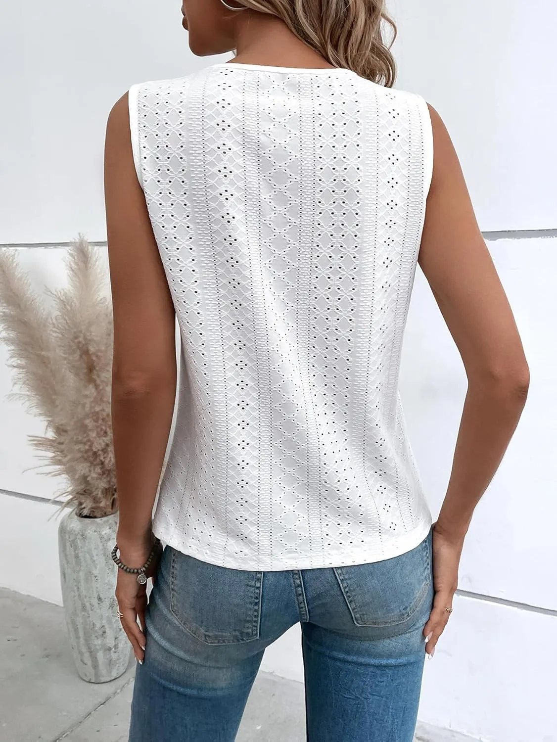 OYOANGLE Women's Guipure Lace V Neck Vest Tank Top Sleeveless Workwear Office Blouse